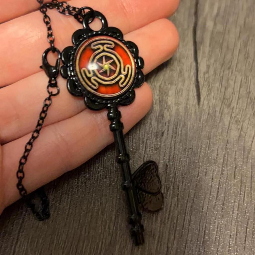 Cross-Border Gothic Hecate Goddess Black Glass Key Necklace