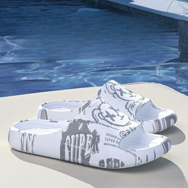 Fashion Violent bear slippers with a thick bottom that feels like stepping on poop. Bathroom slippers are non slip and odorless