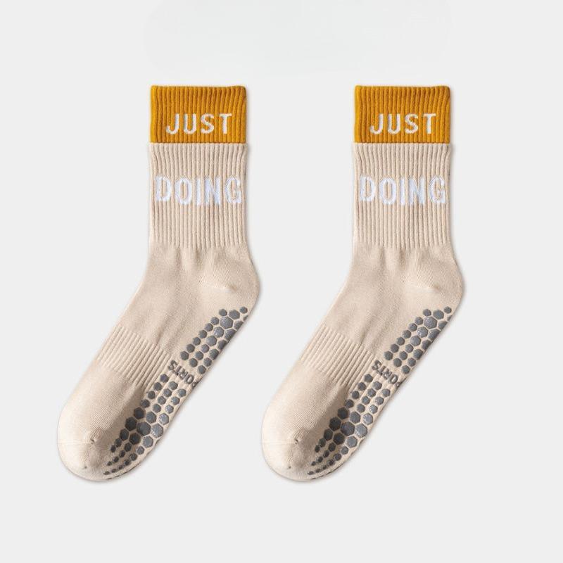 Anti-slip Yoga Socks, Pilates Long Socks, Pure Cotton Anti-slip Dance and Fitness Sports Women's Mid-calf Socks