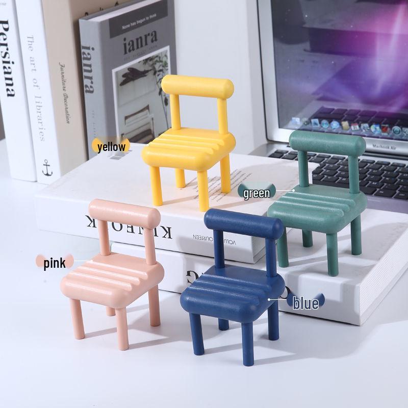Desktop Lazy Person Phone Holder: Creative Stand for TV & Binge Watching Mixed Random Phone Holder - 1 piece