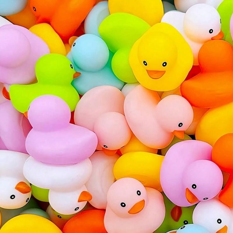 5pcs Random Color Mini Duck Shower Toys, Summer Beach Swimming Pool Activity Bathtub Swimming Bath, Christmas Children's Toys