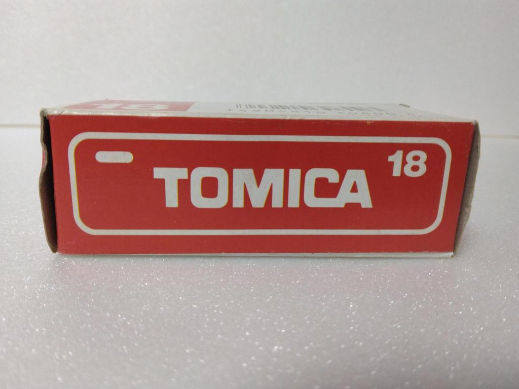 Tomica č. 18 Toyota Dyna Vakuový vůz 168 měřítko, vyrobeno v Japonsku
