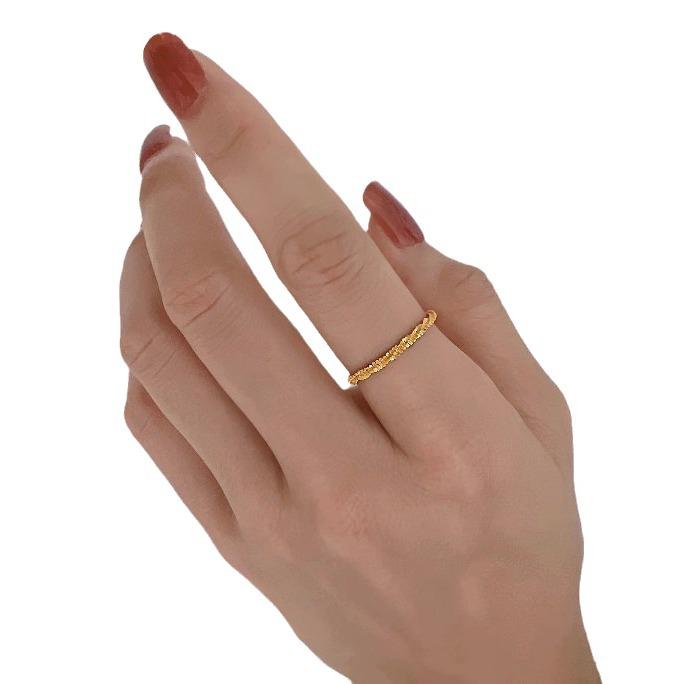 Collier Poussière d'Étoiles en Acier Titane Plaqué Or 18K - Design de Mode Haut de Gamme