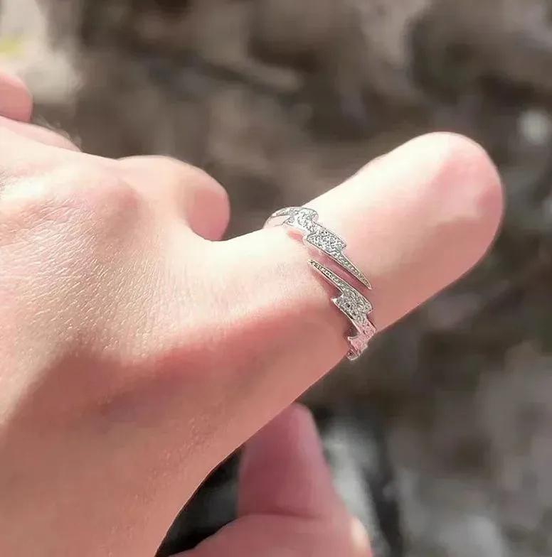 

Fashionable High-End Style Ring Unique Design Adjustable Band Durable Material Suitable for Various Occasions and Everyday Wear One Size серебряный
