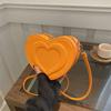 Fashionable 2024 Autumn Minimalist Colorblock Heart Shaped Shoulder Bag For Trendy Individuals