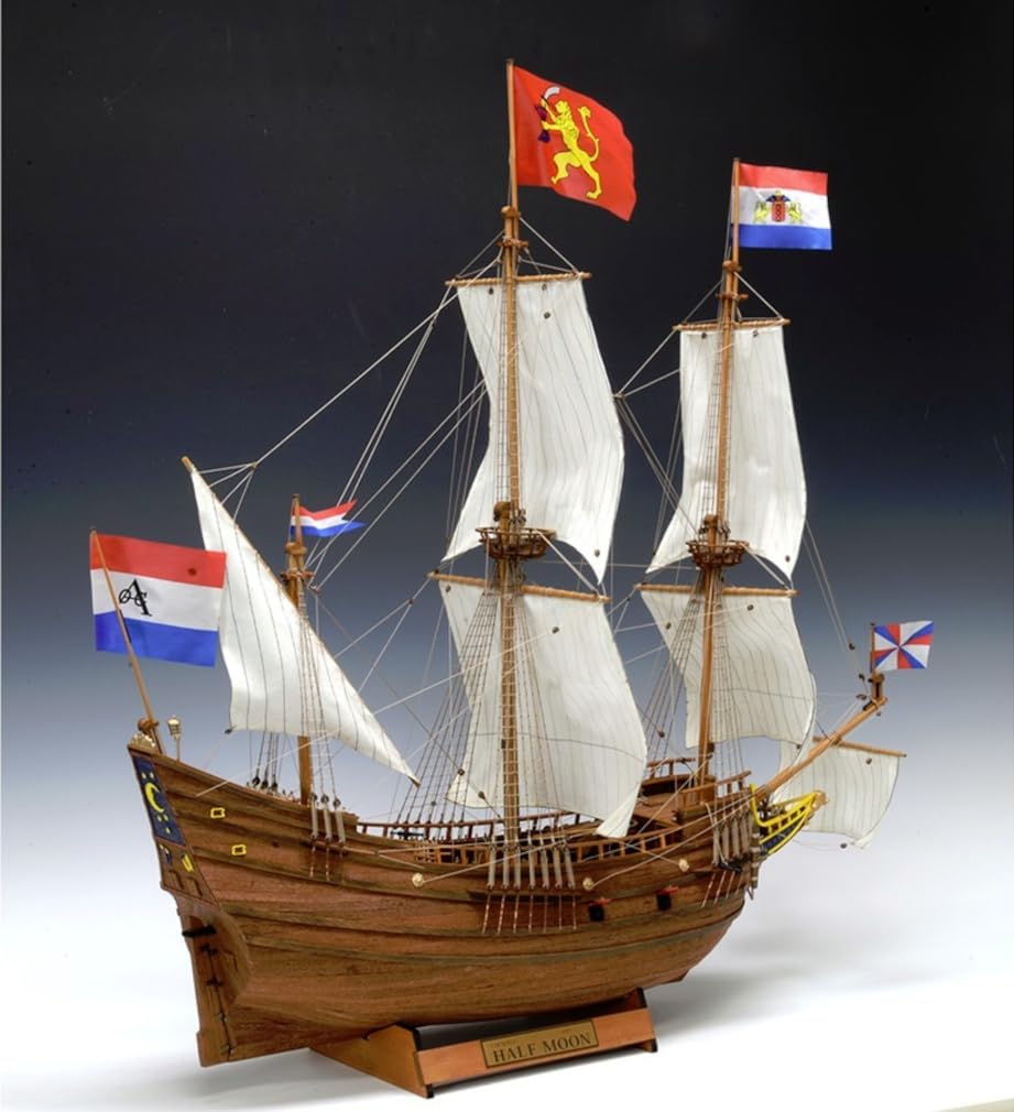 

Woody Joe Half Moon Wooden Model Assembly Kit 1/40 (Ship)