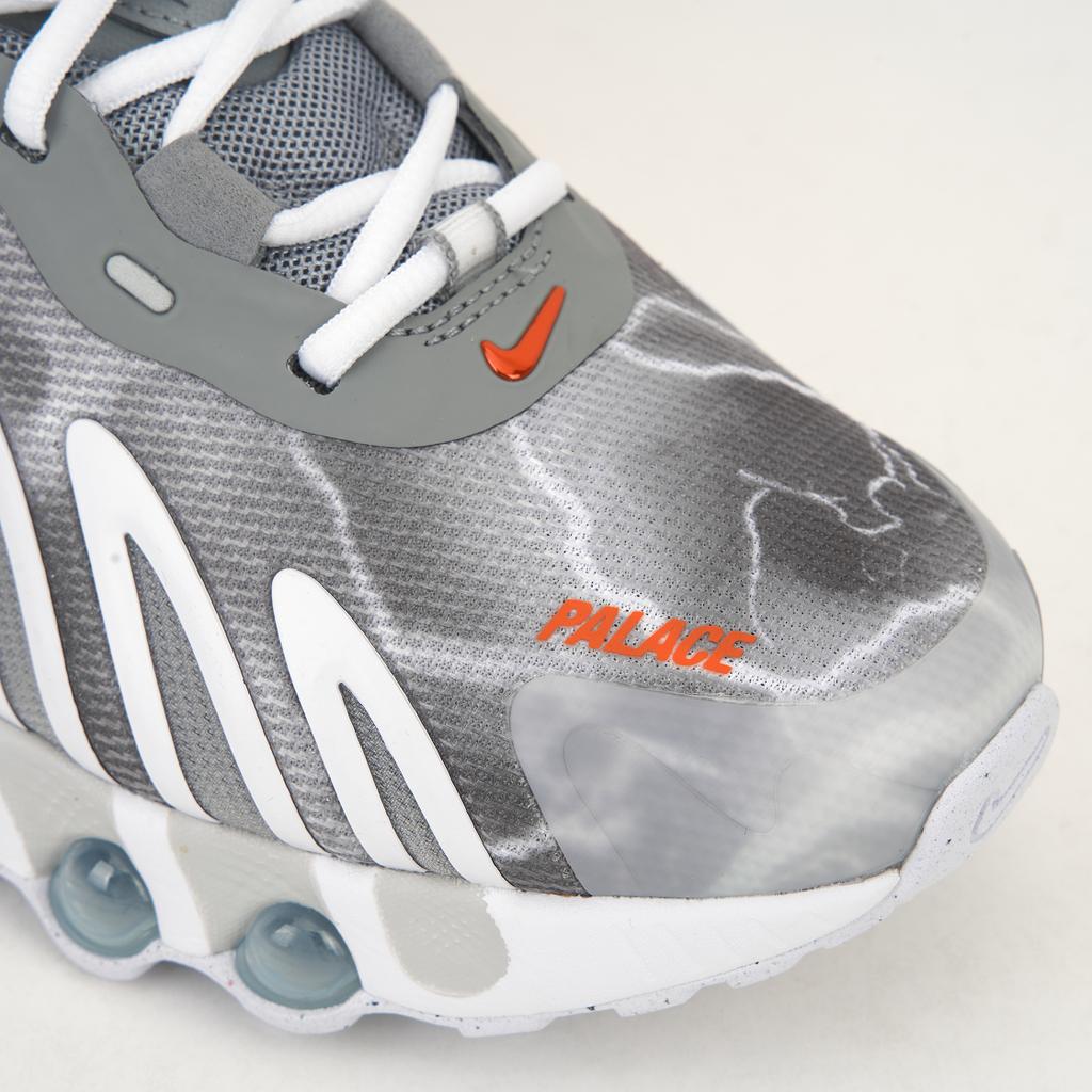 Palace x Nike Air Max DN8 Dusty Grey Pánské tenisky Bezpečnostně-oranžová-Částicově šedá-Bílá IB4181-002