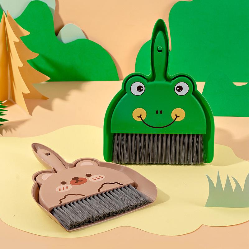 Mini Desktop Broom Set with Dustpan for Children and Students, Perfect for Desks and Tables.