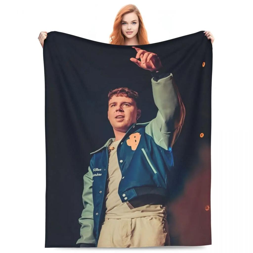 Singer Quevedo Blankets Reggaeton Latin Pop Latin Trap Plush Novelty Breathable Throw Blankets for Coverlet Spring/Autumn
