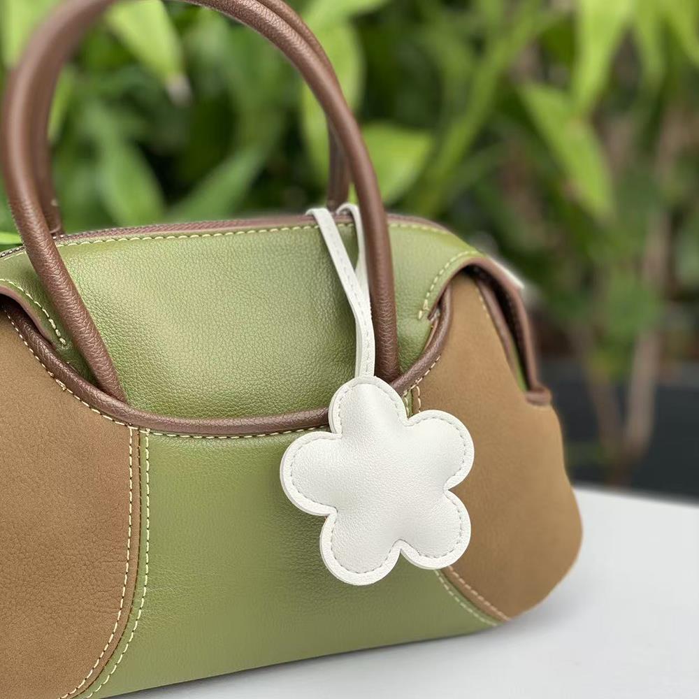 Cute Flower Keychain Women's Exquisite Bag Pendant Creative PU Leather Car Keyring Hand Rope Bag Charm Jewelry Accessory Gifts