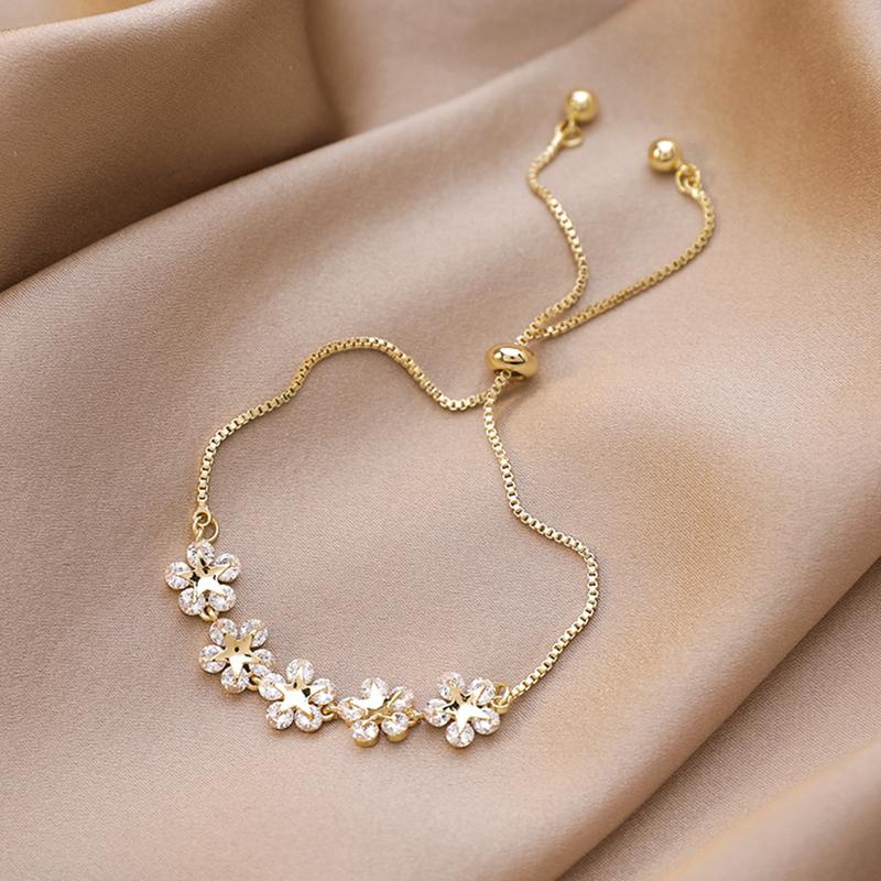 

Контрастний дизайн браслета з п’ятикутною зіркою в шашку