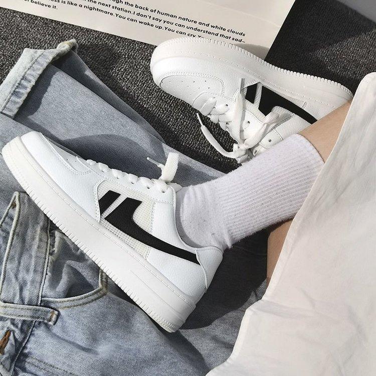 Bílé boty pro ženy Podzimní novinka Guma Měkký spodek Kůže Povrch Šněrovací Móda Dámská Ležérní Sneaker