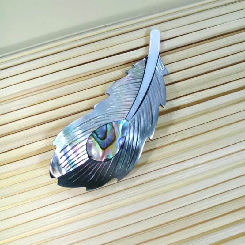 Shell Geometric Brooch With Inlay For Fashion Casual And Gift Giving