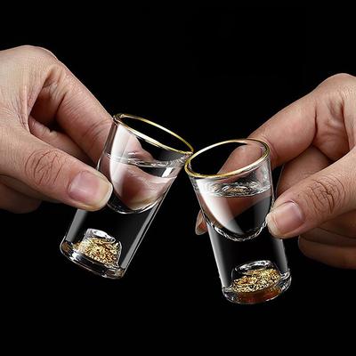 Luxusná sklenená vodka Sklenená tyčinka Sake Shochu Sklenený likér s dvojitým dnom Zlatá fólia Sklenená šálka na čaj Luxusné darčeky Tvrdý likér