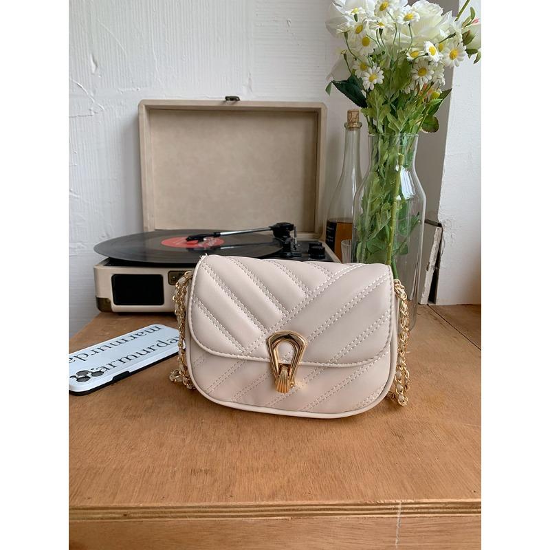 

Сумка-цепочка ромбовидной формы женская новая фактурная темпераментная нишевого дизайна на плечо кроссбоди маленькая квадратная сумка