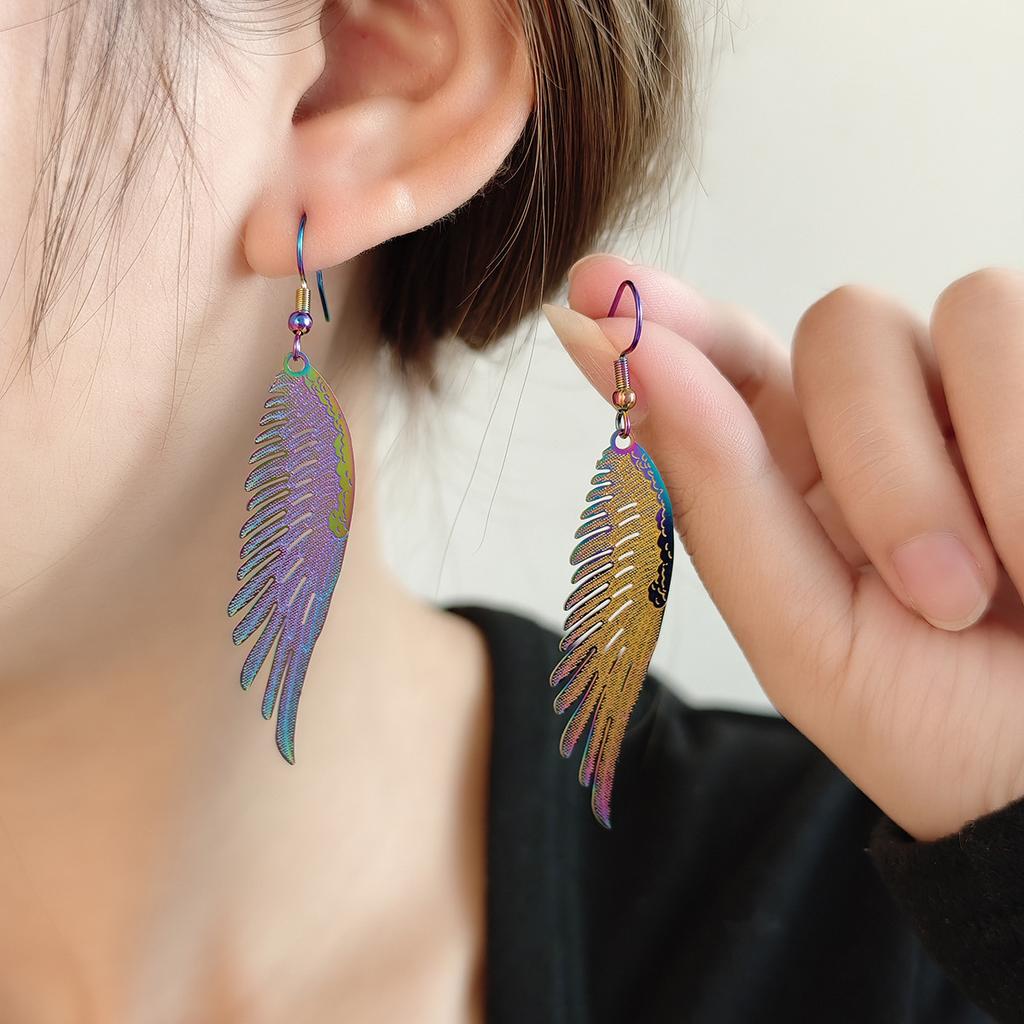Retro Symphony Feather Hollow Earrings Female, Bohemian Ethnic Style Light Luxury High Sense Fashion Ear Hook