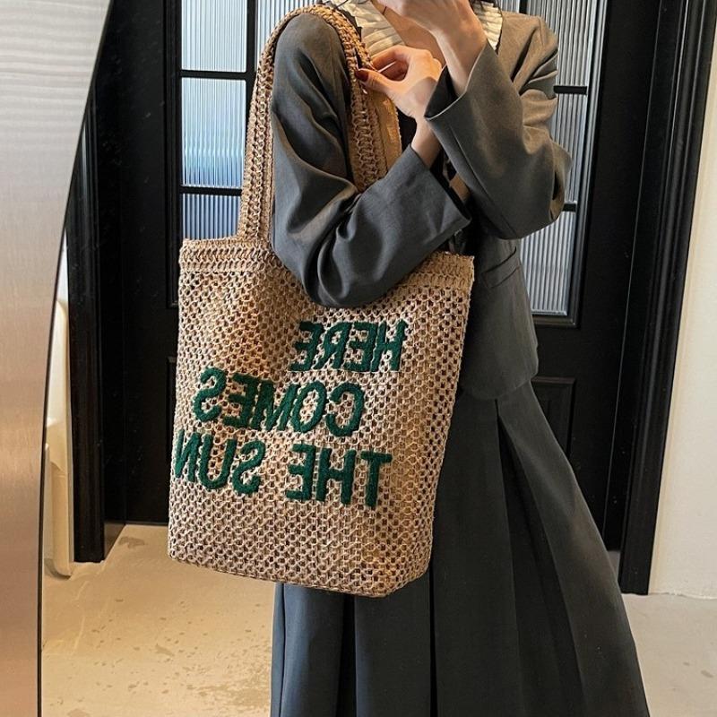 A Large-capacity Commuting Spring and Summer Fashionable Single-shoulder Bag with A High-end Feel and A Beach Bag