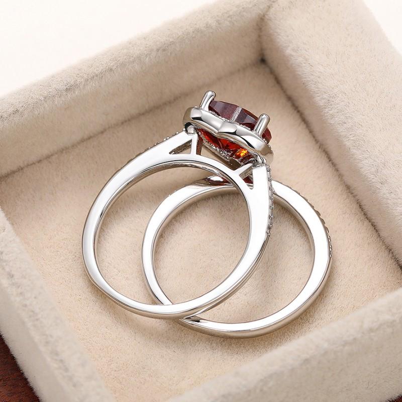 Huitan Attractive 2Pc/Set Rings with Garnet Heart for Women Trend Temperament Accessories for Engagement Chic Wedding Jewelry