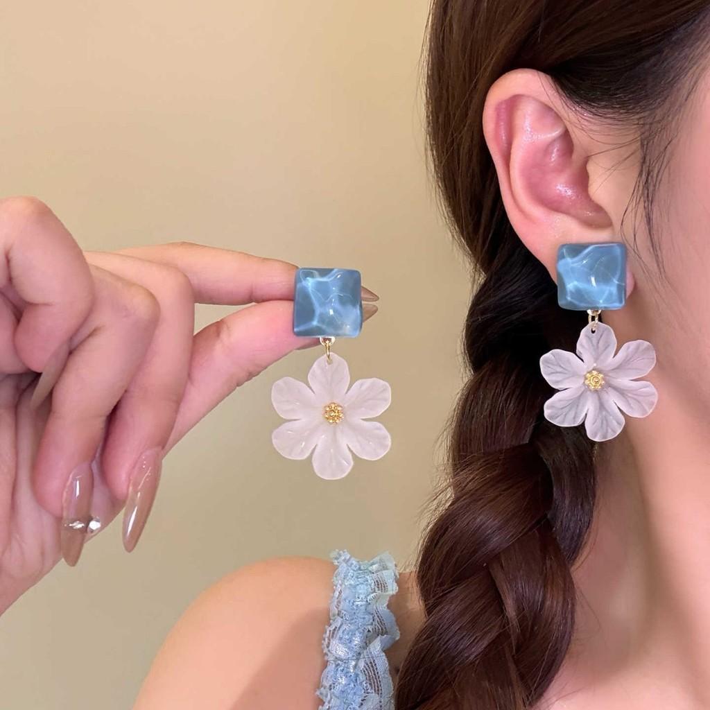 Pinkdudu Blue Square Flower Vacation Earrings for Women Ethereal Sweet Resort Style Dangle Earrings PD2523