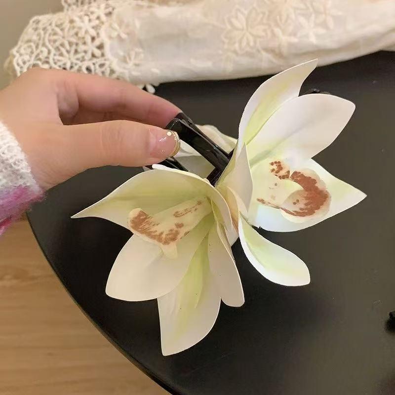 Seaside Atmosphere Lily Flower Hair Clip for Women - Vacation Style Accessory
