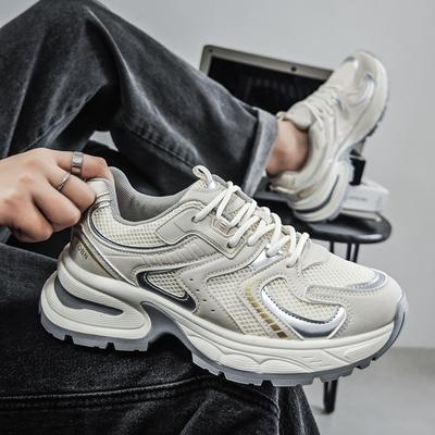 Version coréenne des nouvelles chaussures de papa pour hommes 05 printemps chaussures de sport étudiantes chaussures de course décontractées semelles épaisses rehaussantes chaussures pour hommes en gros