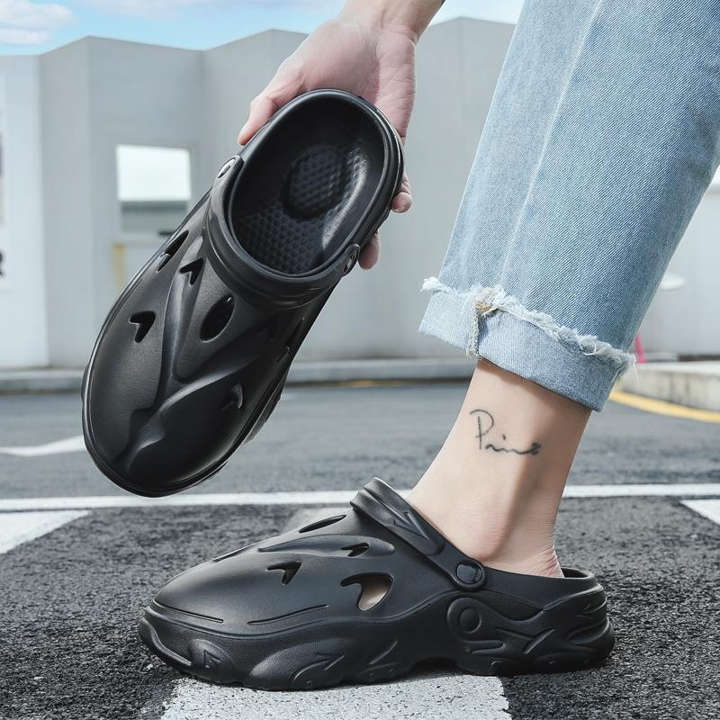 Fashion Clogs Men Sandals Light EVA Summer Outdoor Foam Hole Shoes Breathable Garden Shoes Platform