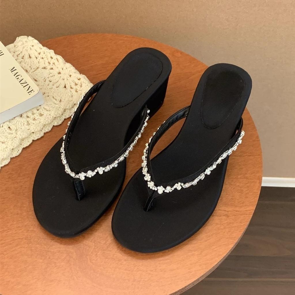 Keilabsatz High Heel Zehensteg-Sandalen Feenschuhe tragen 2025 Sommer Strass Französisch Silber Sandalen