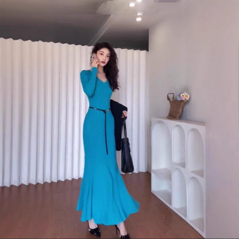 Knitted Dress Slim and Thin, High-end Sense, Imperial Sister Wears Cold and Unique Chic Skirt