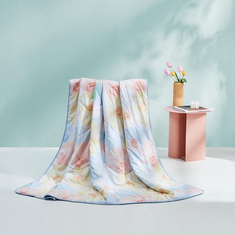 LUOLAI Floral Dream Summer Quilt