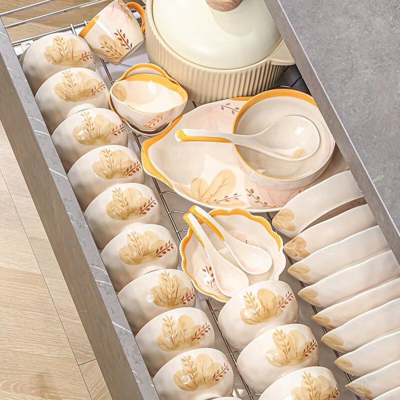 Mo De Lan Ka Cream Ceramic Dinnerware Set