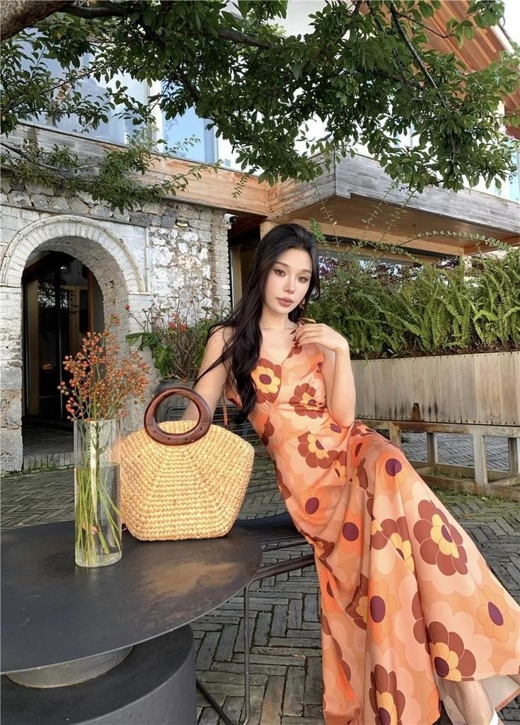 French Retro Orange V-neck Printed Suspender Dress for Women's Summer New Seaside Vacation Super Good-looking Temperament Dress