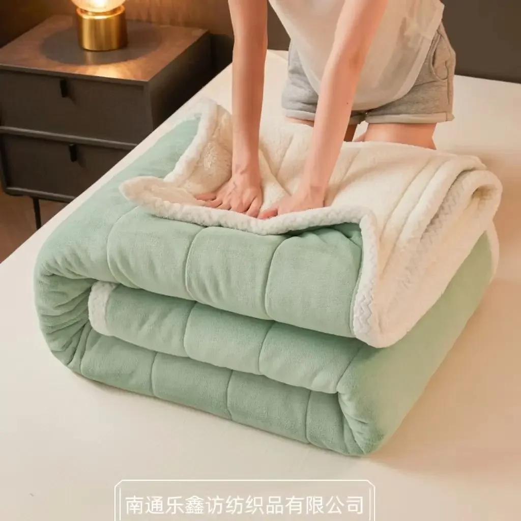 New Super Soft Fluffy Lightweight Fleece Blanket Autumn Winter Blanket Soft Fluffy Soft Warm Winter Blanket with Heat Retention
