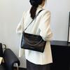 IELGY Retro Fashion Commuter Underarm Large Capacity Tote Bag