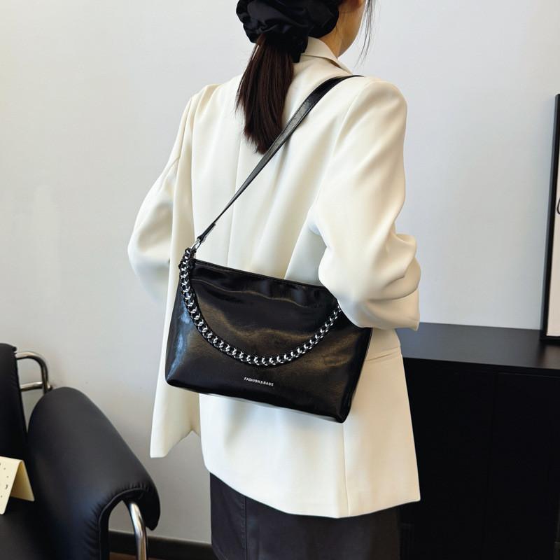 IELGY Retro Fashion Commuter Underarm Large Capacity Tote Bag