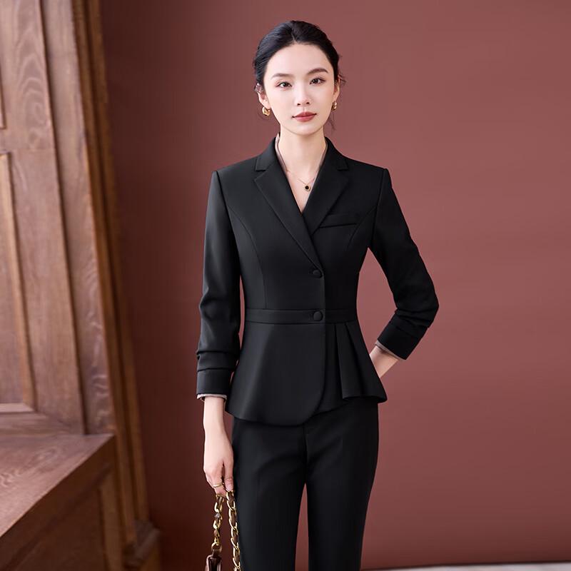 

Женский профессиональный костюм без складок XL