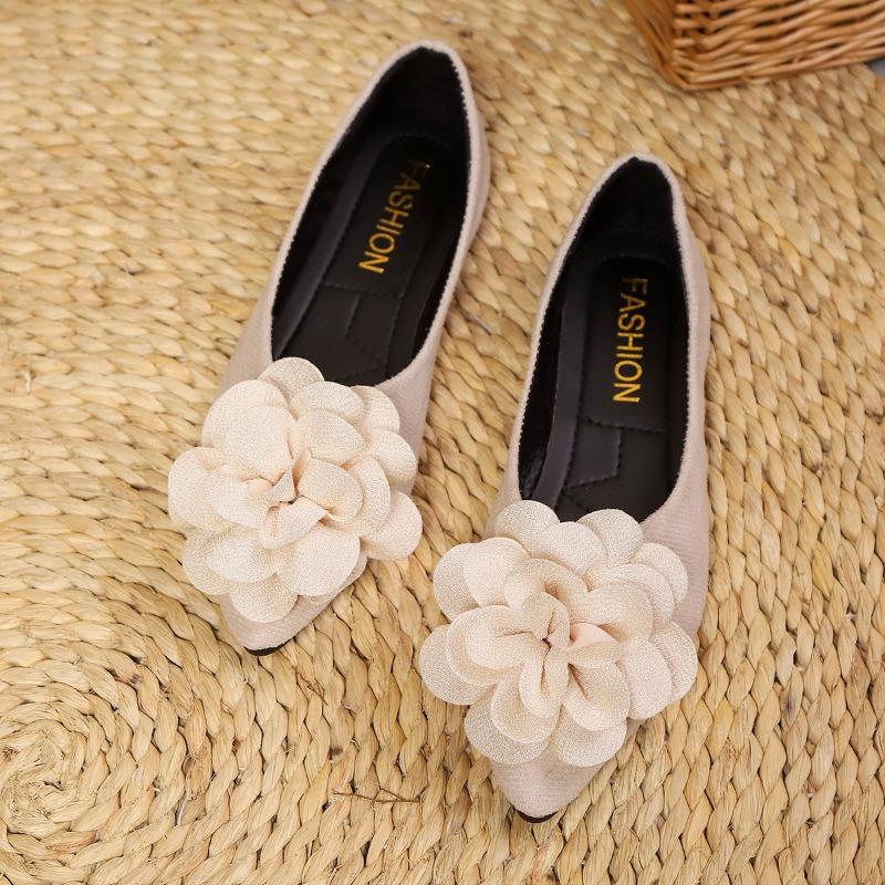Women's Pointed Toe Flats with 3D Flower Decor Soft Sole Slip-on Casual Shoes