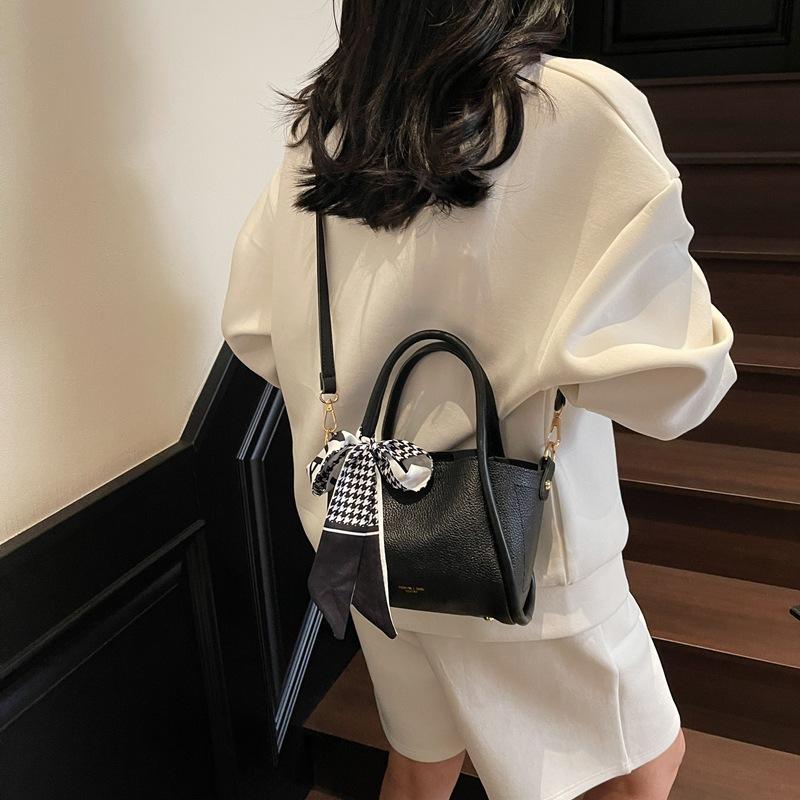 Premium Lychee Pattern Bucket Bag Women 2025 New Trend Versatile Messenger Bag Casual Portable Child Bucket Bag