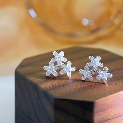 All-match Three Flower Earrings for Women with Niche Design and Sweet New Earrings