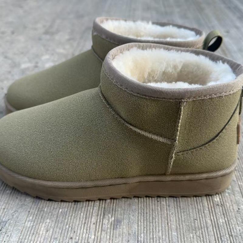 Snow boots women's winter new round head large size velvet cotton shoes student flat heel short cotton boots