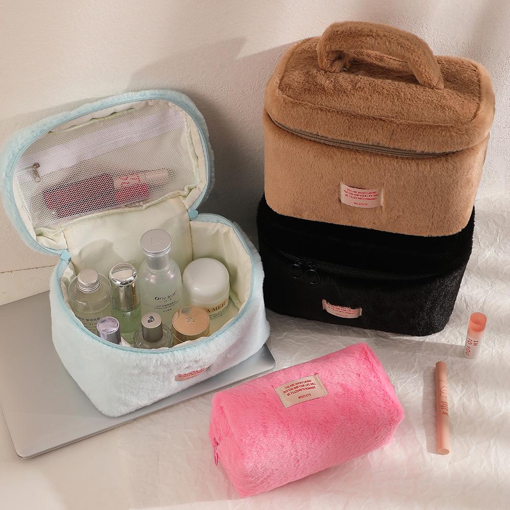 Borsa da Trucco e Articoli da Toeletta in Peluche Monocolore Stile Coreano - Grande Capacità e Portatile per Donne