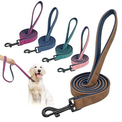 Laisse pour chien en cuir 1,2 m Laisse pour chien 2 couches Laisse pour animal de compagnie avec poignée rembourrée pour chiens moyens et grands Marche Entraînement
