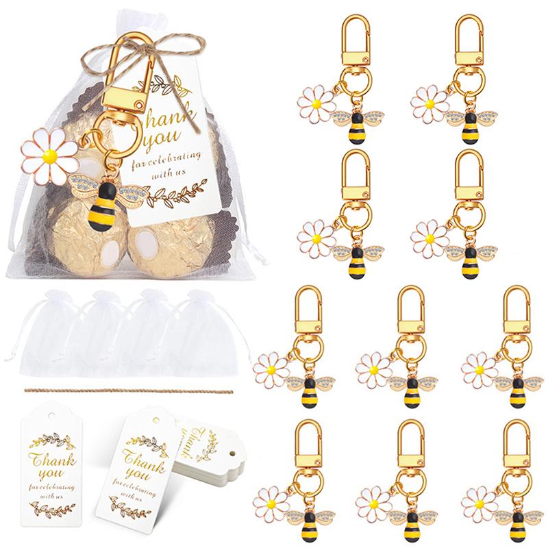 10 Set Bee Flower Keychain Party Favors Set Keyring With Kraft Tags Organza Bag For Guests Souvenir Baby Shower Wedding