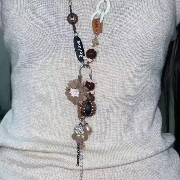 Bohemian geometric pendant necklace retro ethnic style temperament collarbone chain versatile niche high-end jewelry women