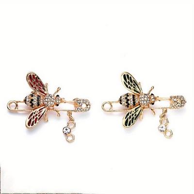 2Pcs Bee Brooches for Woman Shiny Hollow Bee Brooch Pin for Coat Scraf Jewelry Accessories