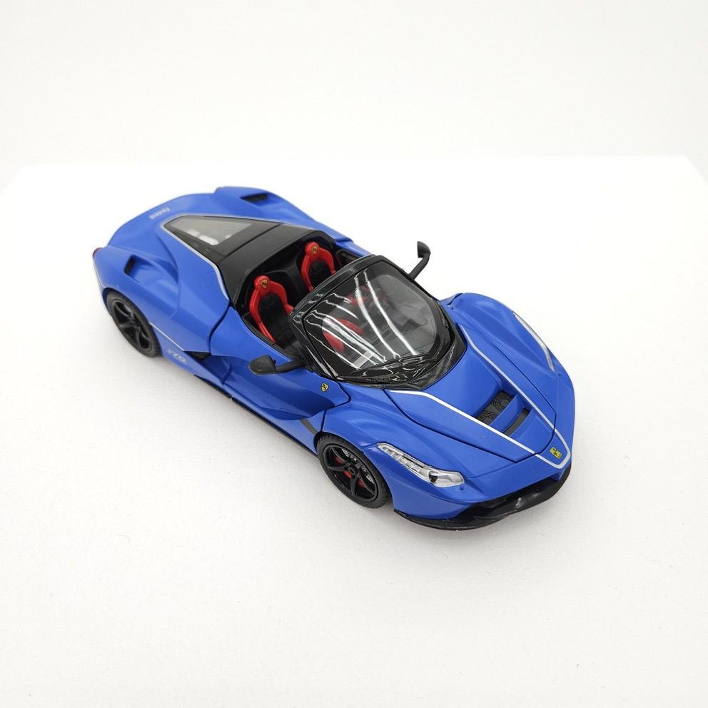 1:24 Ferrari LaFerrari Diecast Sports Car Model, Blue