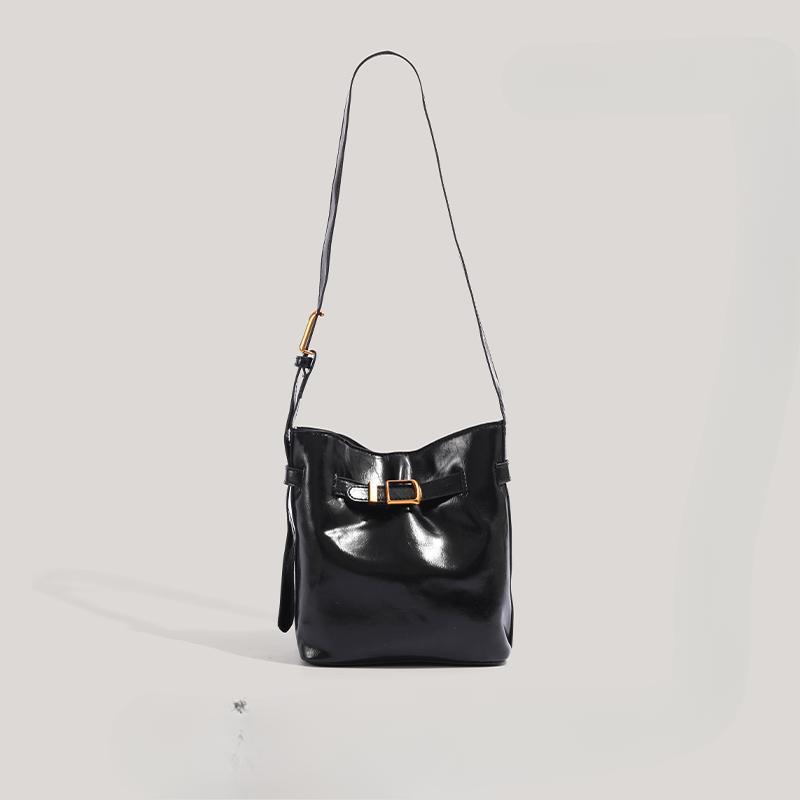 

Niche Oil Wax Leather Simple Small Bucket Bag Retro Single Shoulder Crossbody Casual Small Bag Girl