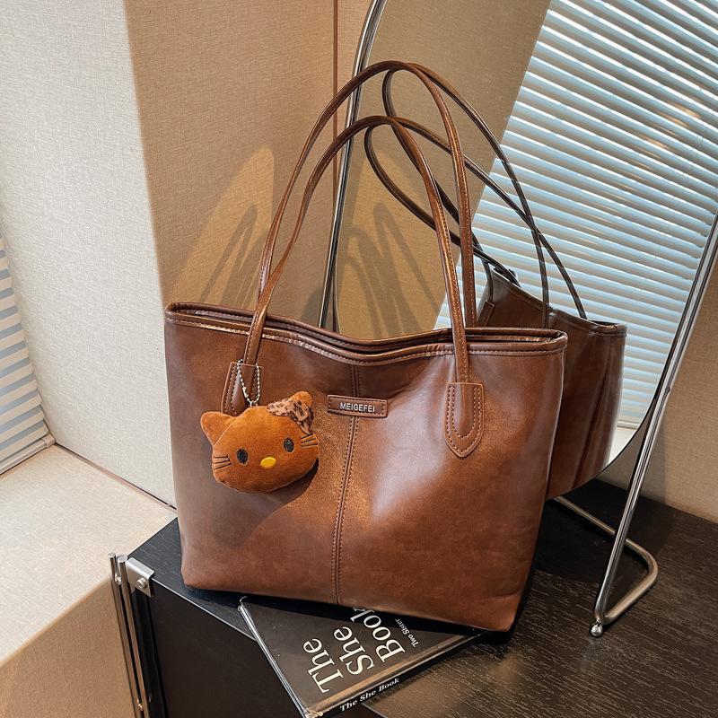 Premium Sense Simple Shoulder Bag Women's New Casual Fashion Large Capacity Commuter Bag Retro Tote Bag