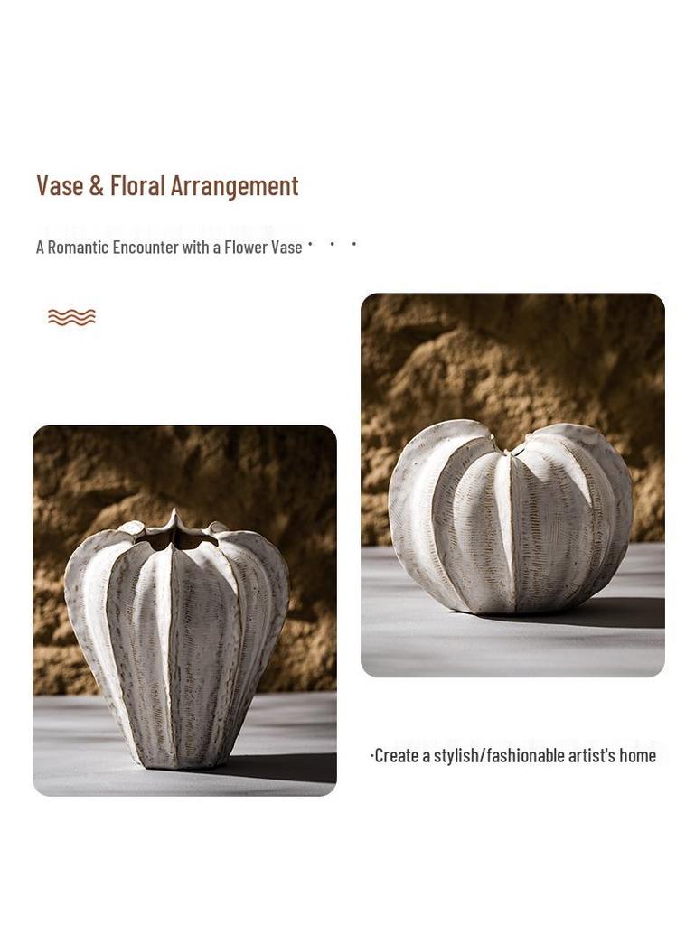 Keramikvase mit weißem Blumendesign für die Tischdekoration