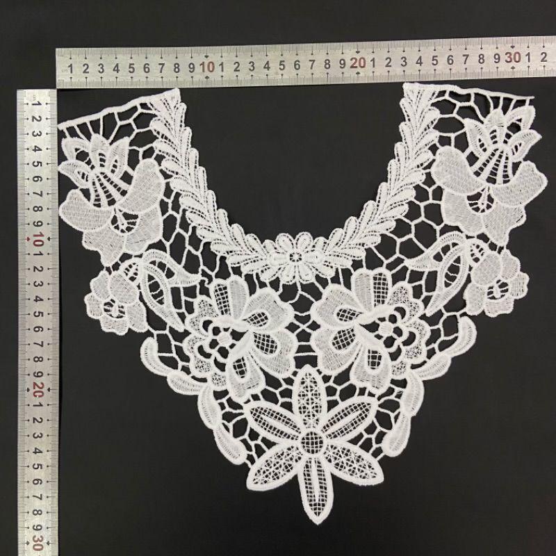 Mercerized Silk Lace Collar with 3D Embroidered Brooch