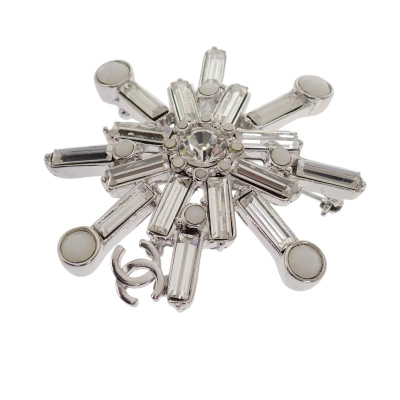 CHANEL  Brooch Silver metal Women